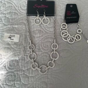 Paparazzi Z necklace with matching bracelet